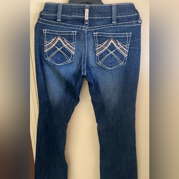 Ariat - Picture 2 of 4